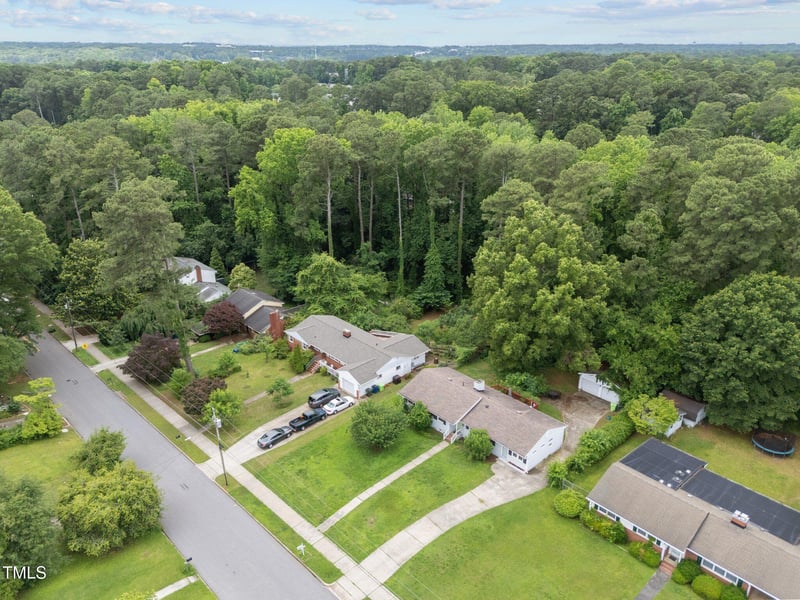 808 Ravenwood Dr, Raleigh, NC 27606
