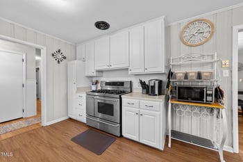 808 Ravenwood Dr, Raleigh, NC 27606