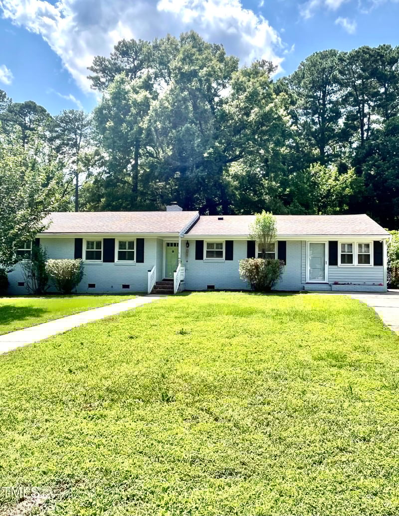 808 Ravenwood Dr, Raleigh, NC 27606