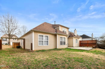 808 Red Oak Tree Dr, Fuquay Varina, NC 27526