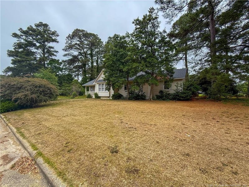 808 Rutledge Dr, Fayetteville, NC 28311