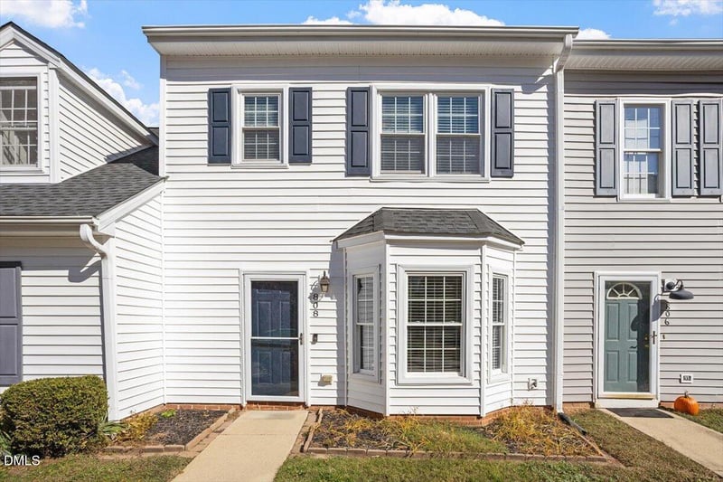 808 St Catherines Dr, Wake Forest, NC 27587