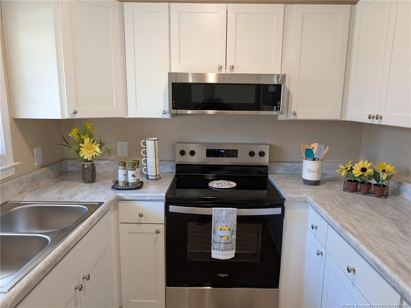 808 Weiss Ave, Fayetteville, NC 28305