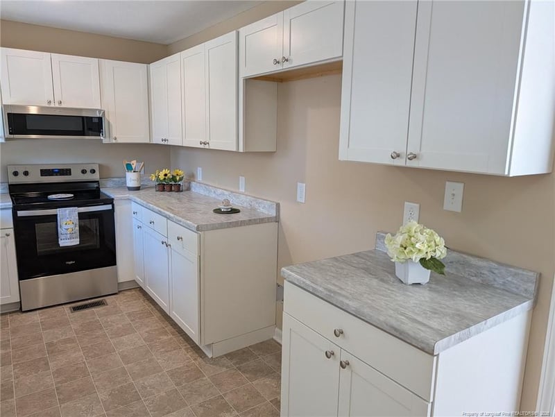 808 Weiss Ave, Fayetteville, NC 28305