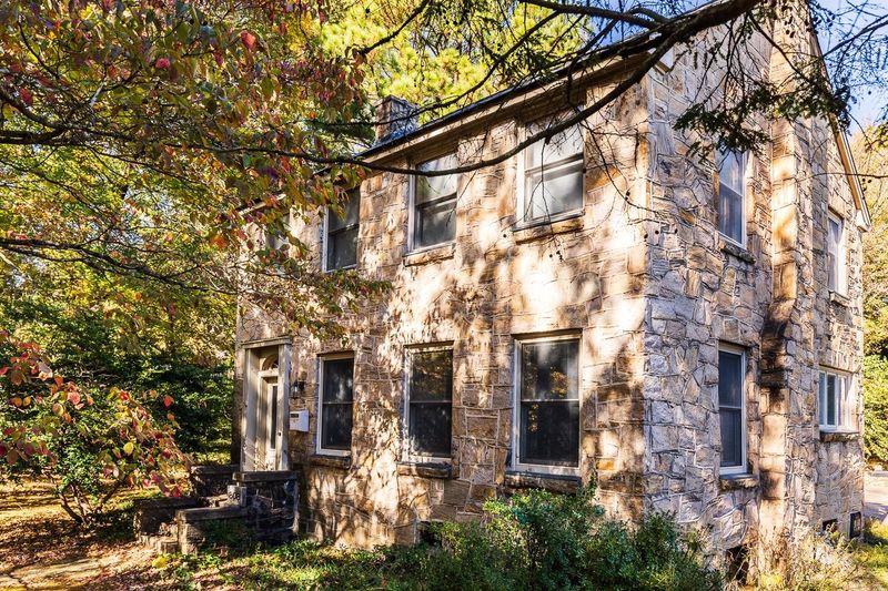 808 Williamson Dr, Raleigh, NC 27608