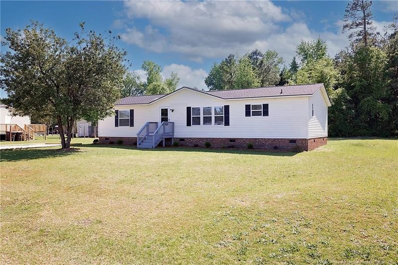 809 Abundant Dr, Hope Mills, NC 28348