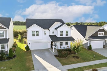 809 Briar Gate Dr, Holly Springs, NC 27540