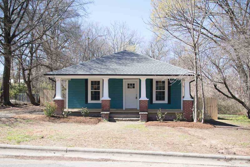 809 N Briggs Ave, Durham, NC 27703