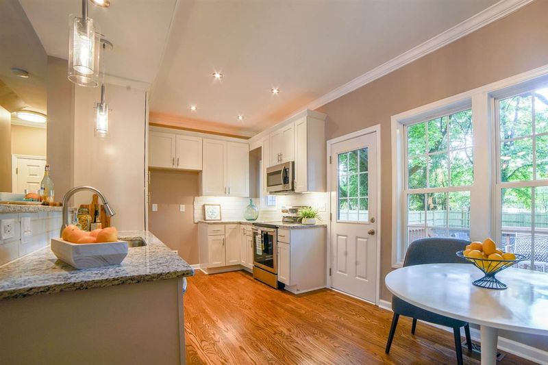 809 Colleton Rd, Raleigh, NC 27610