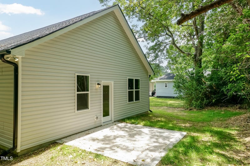 809 Edgerton St, Dunn, NC 28334