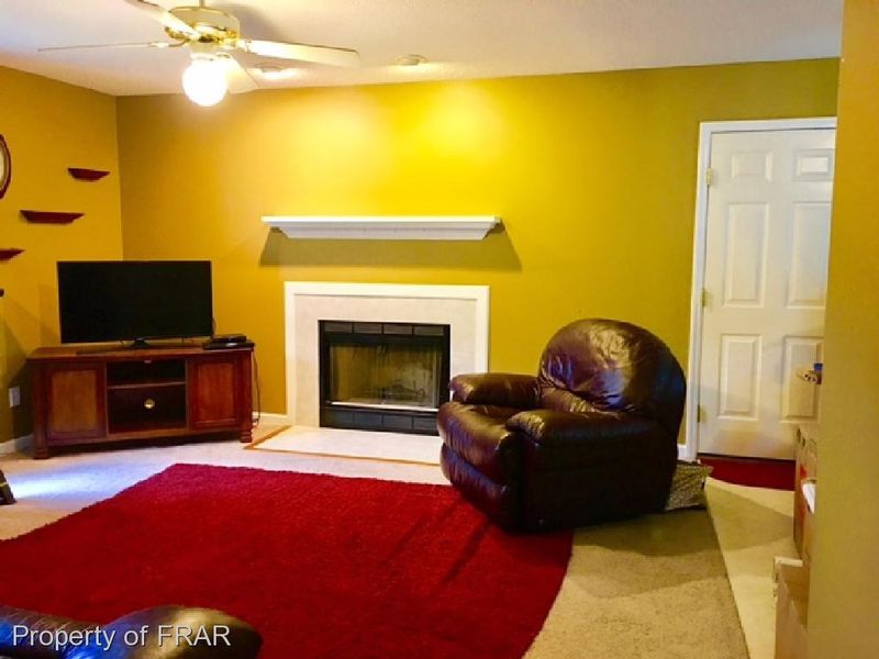 809 Fieldridge Ct, Fuquay Varina, NC 27526