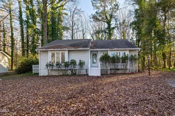 809 Hilltop Cir, Sanford, NC 27332