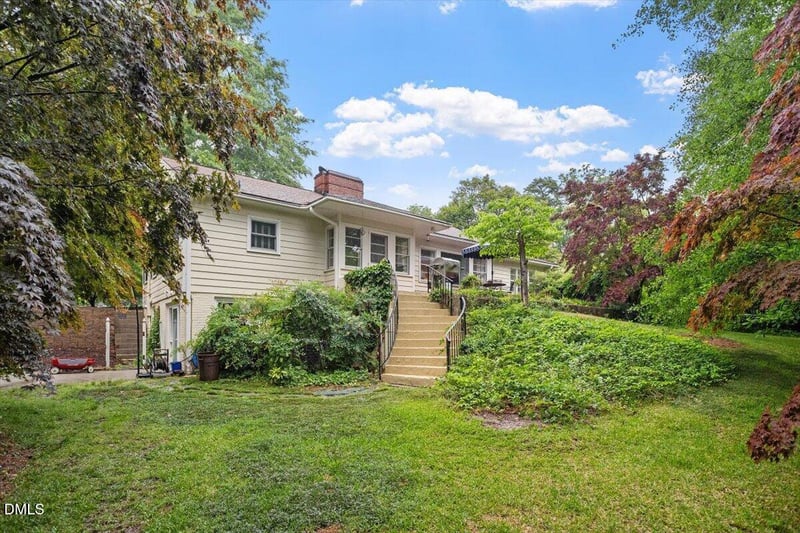 809 Lake Boone Trl, Raleigh, NC 27607