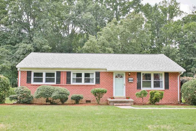 809 Lakeside Dr, Garner, NC 27529