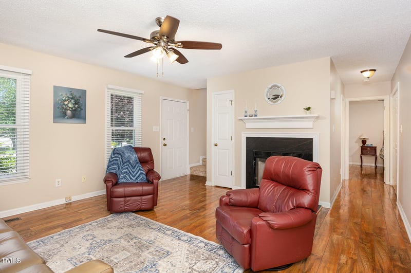 809 Maple Shade Ln, Apex, NC 27502