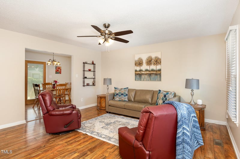 809 Maple Shade Ln, Apex, NC 27502
