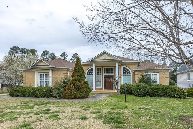 809 E Oak Dr, Durham, NC 27705