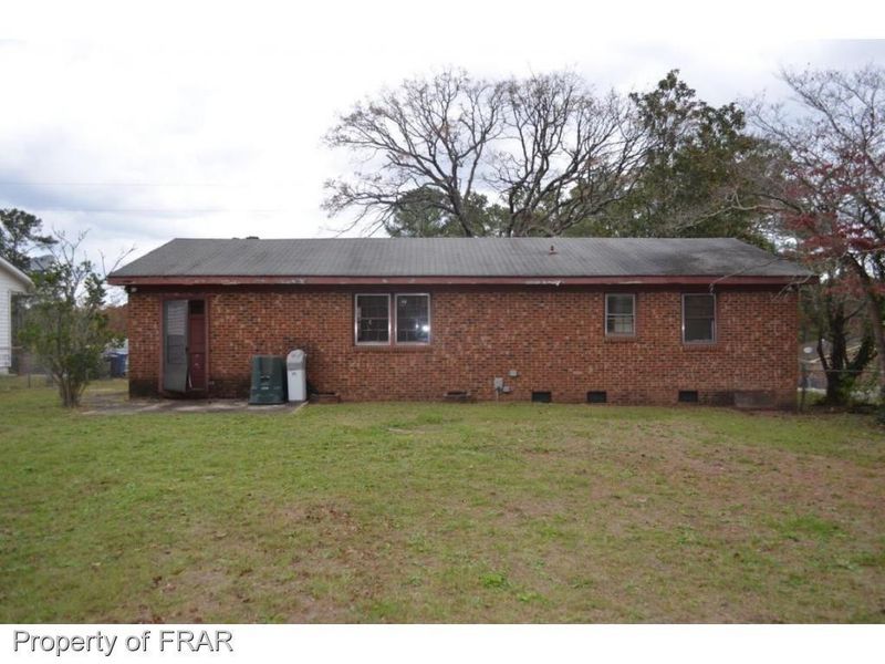 809 Oakcrest Dr, Fayetteville, NC 28301