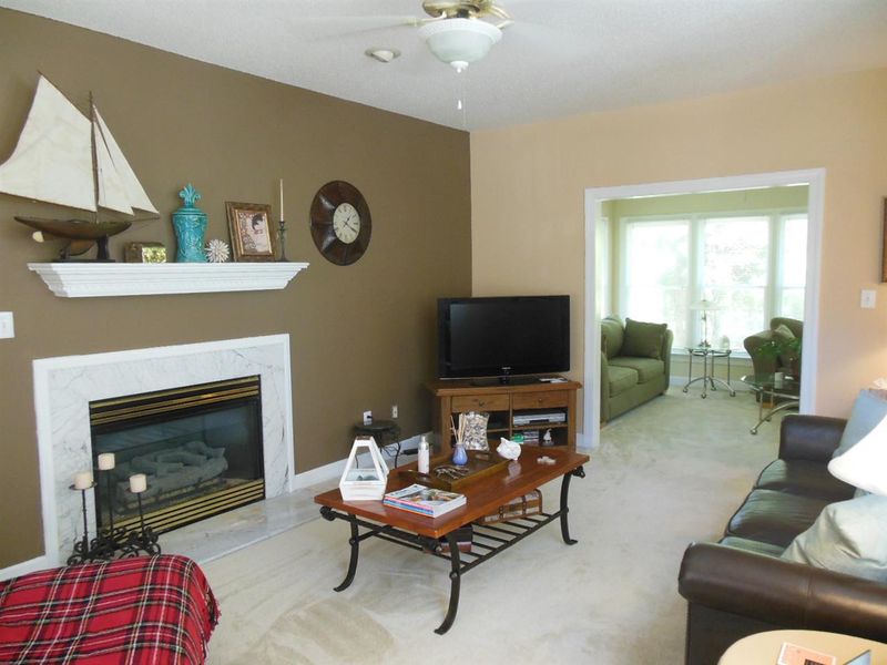 809 Oakhall Dr, Holly Springs, NC 27540