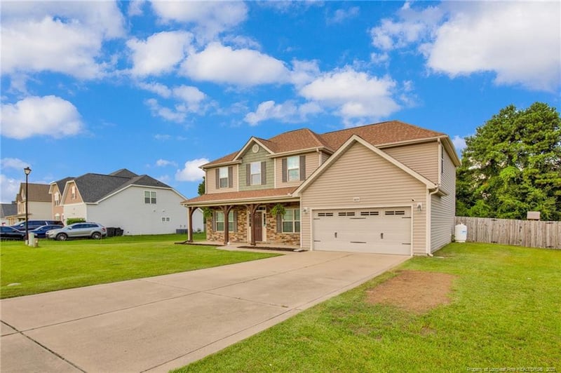 809 Pecan Grove Loop, Hope Mills, NC 28348