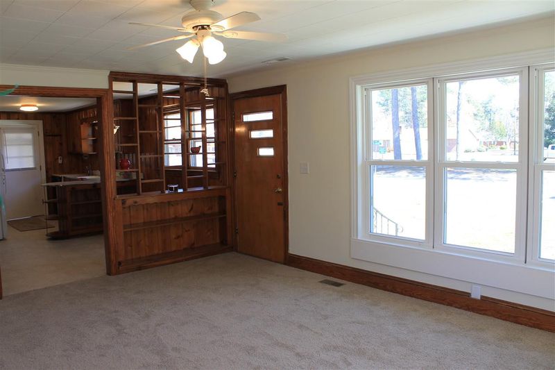 809 N Raiford St, Selma, NC 27576