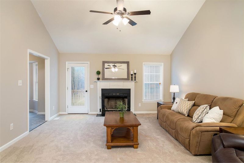 809 Rainer Ct, Garner, NC 27529