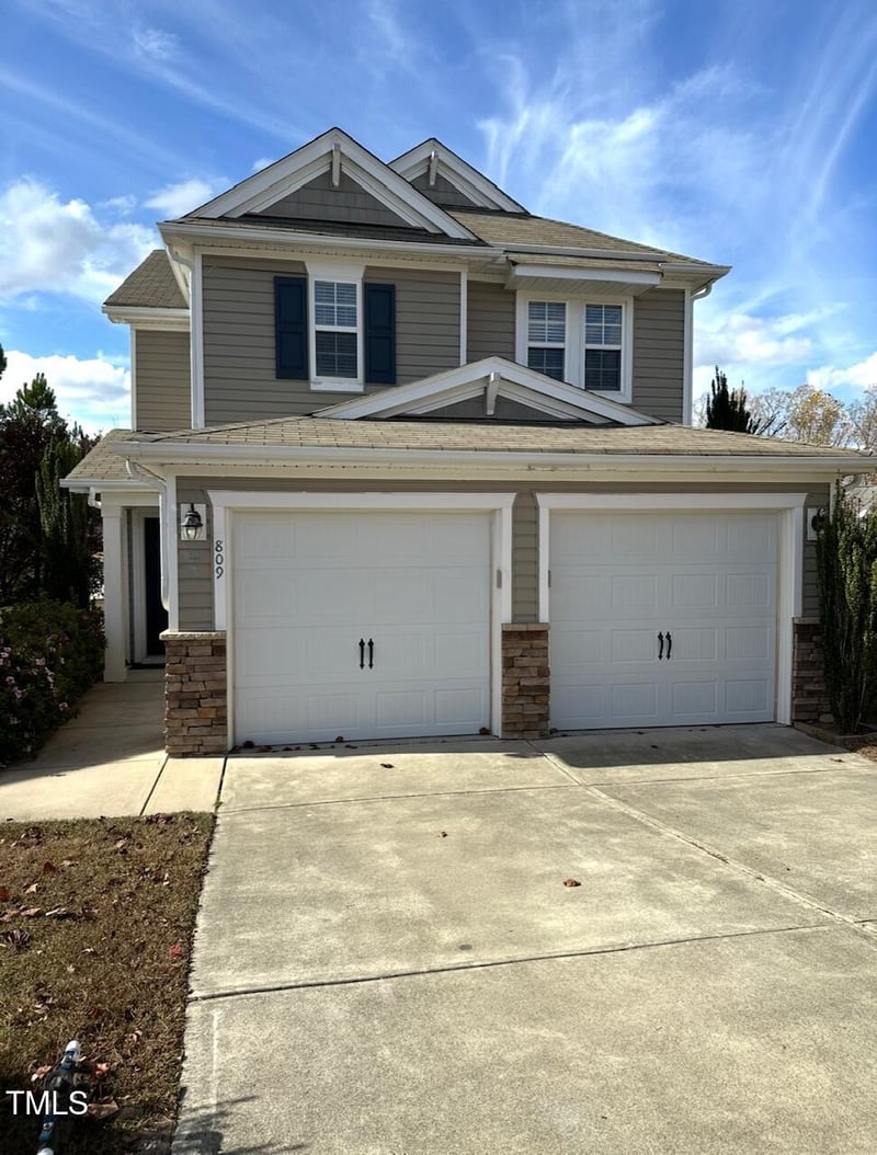 809 Roni Ct, Cary, NC 27519