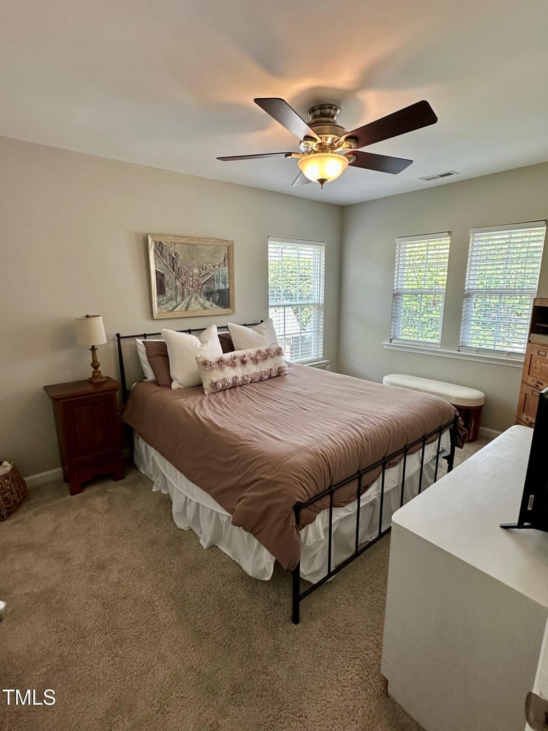 809 Roni Ct, Cary, NC 27519