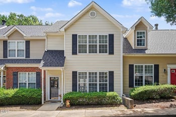809 Rothshire Ct, Raleigh, NC 27615