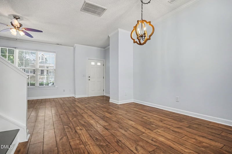 809 Rothshire Ct, Raleigh, NC 27615