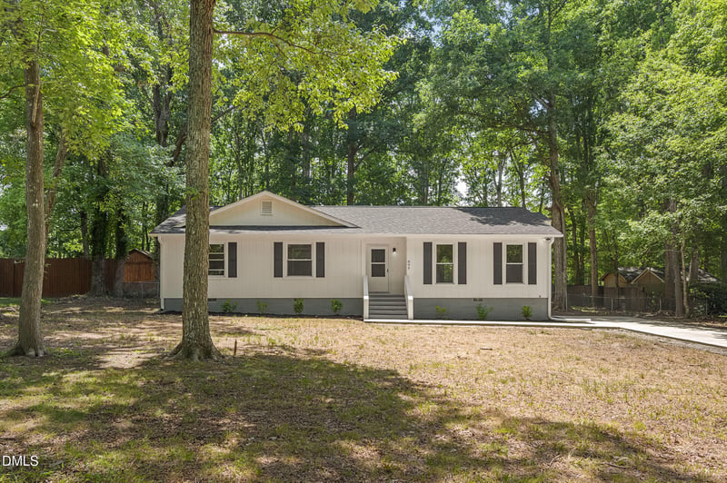 809 Royal Oaks Dr, Durham, NC 27712