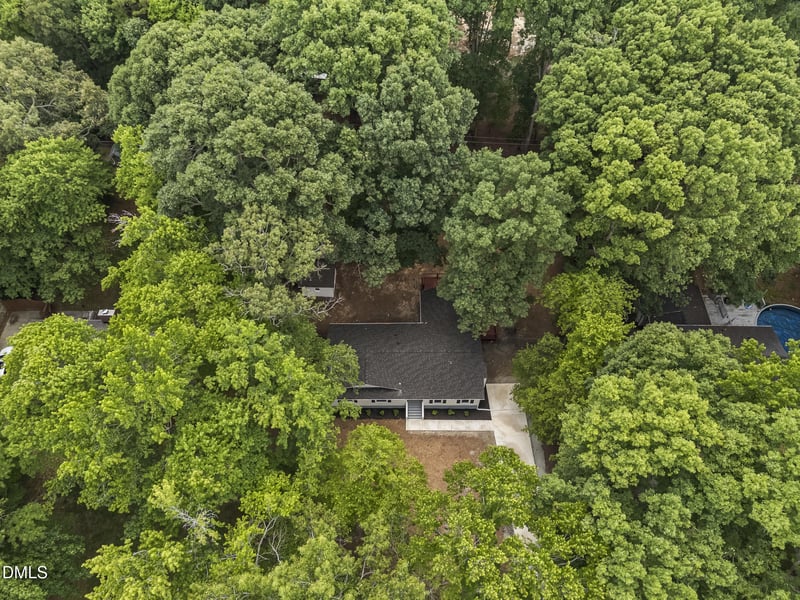 809 Royal Oaks Dr, Durham, NC 27712