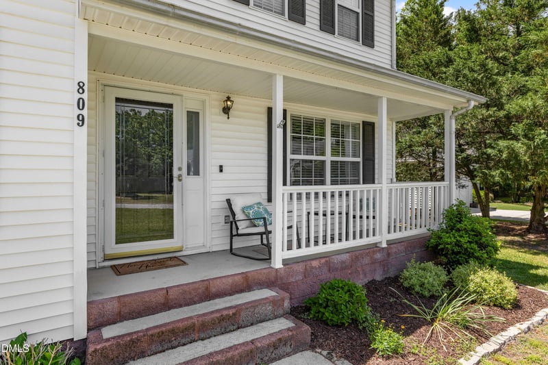 809 Swan Hill Ct, Fuquay Varina, NC 27526