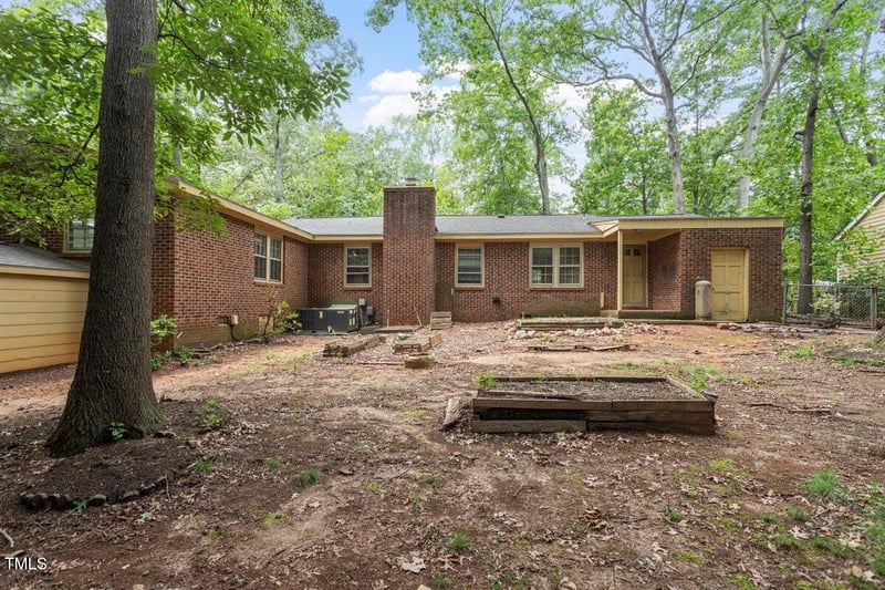 809 Valerie Dr, Raleigh, NC 27606