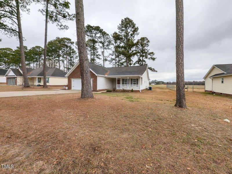 81 Dawn Ave, Four Oaks, NC 27524