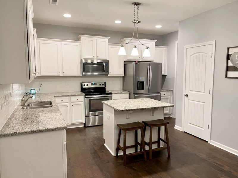 81 Fairview St, Clayton, NC 27520