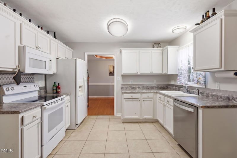81 Macon Ct, Sanford, NC 27332