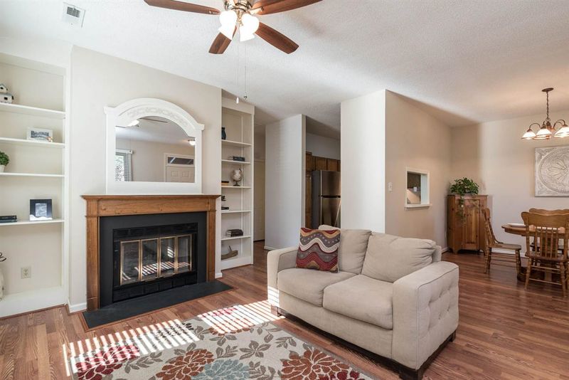 81 Stonehill Ct, Durham, NC 27704