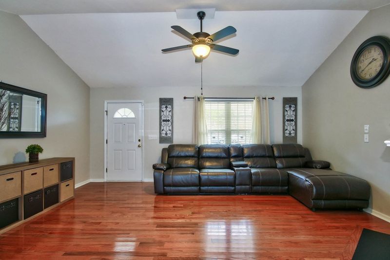 81 Twin Pines Ct, Clayton, NC 27520