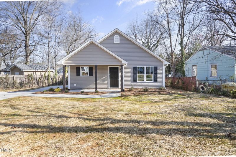 810 Avon Ave, Burlington, NC 27215