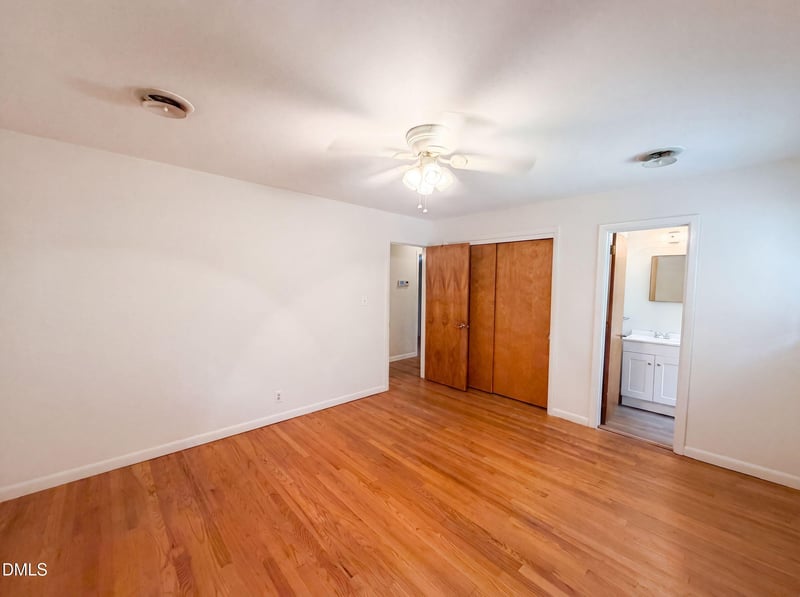 810 Beaver Dam Rd, Raleigh, NC 27607