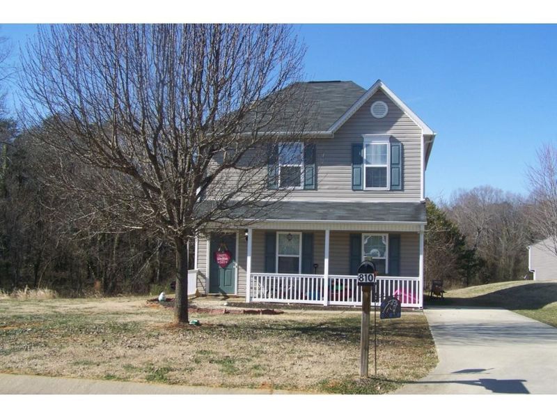 810 Bentley Ln, Burlington, NC 27217