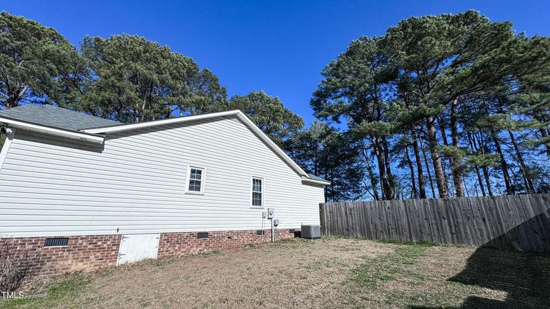 810 Circle Dr, Angier, NC 27501