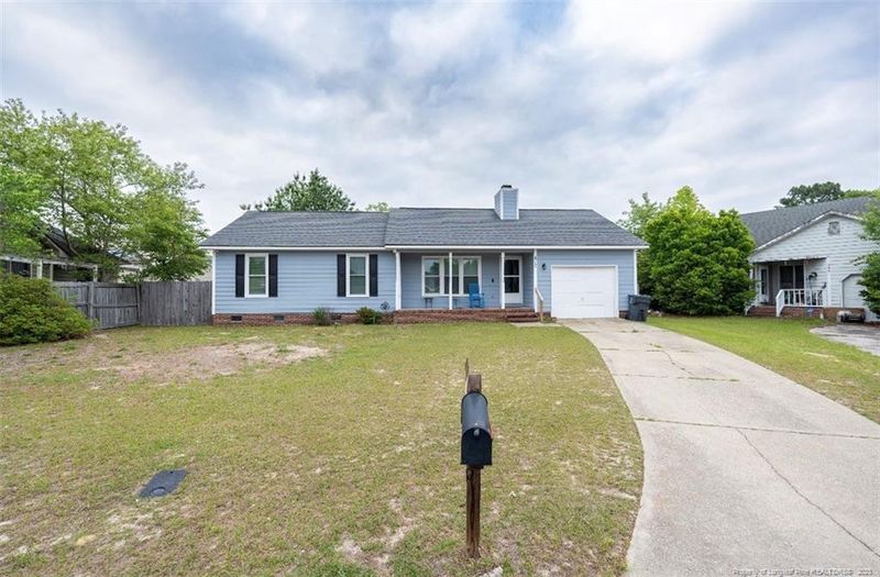 810 Eastchester Pl, Hope Mills, NC 28348