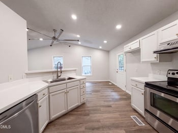 810 Hill Top Cir, Sanford, NC 27332