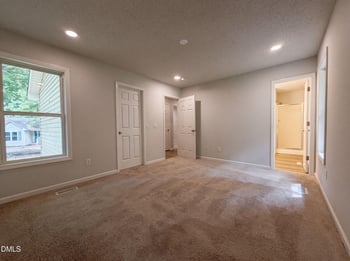 810 Hill Top Cir, Sanford, NC 27332