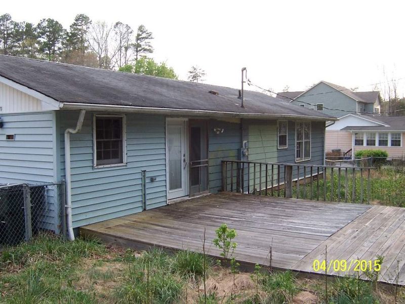 810 Lakeview Rd, Durham, NC 27705