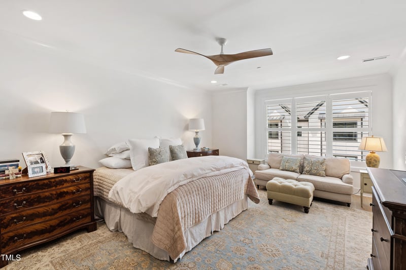 810 Maple Berry Ln, Raleigh, NC 27607