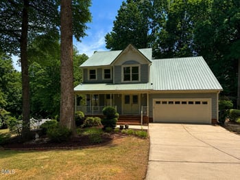 810 Northampton Dr, Cary, NC 27513