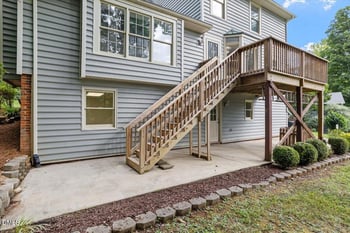 810 Northampton Dr, Cary, NC 27513